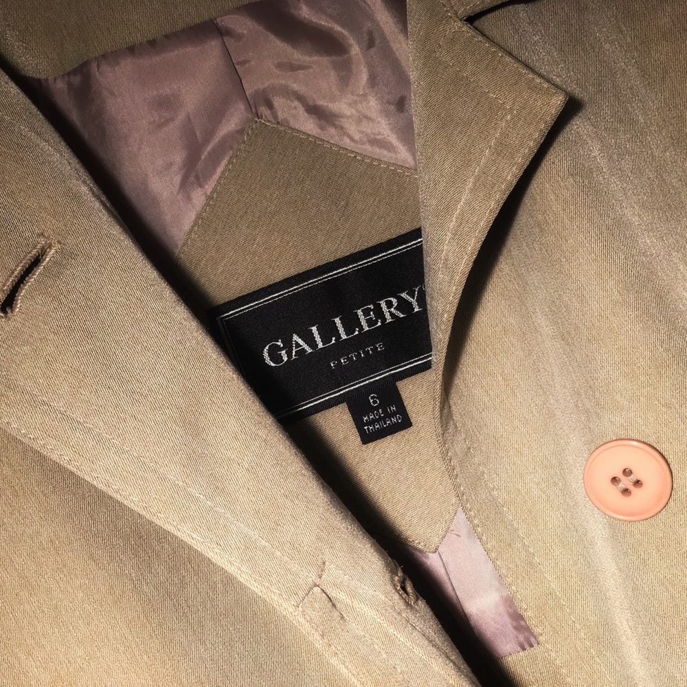 Gallery trench coat (beige)